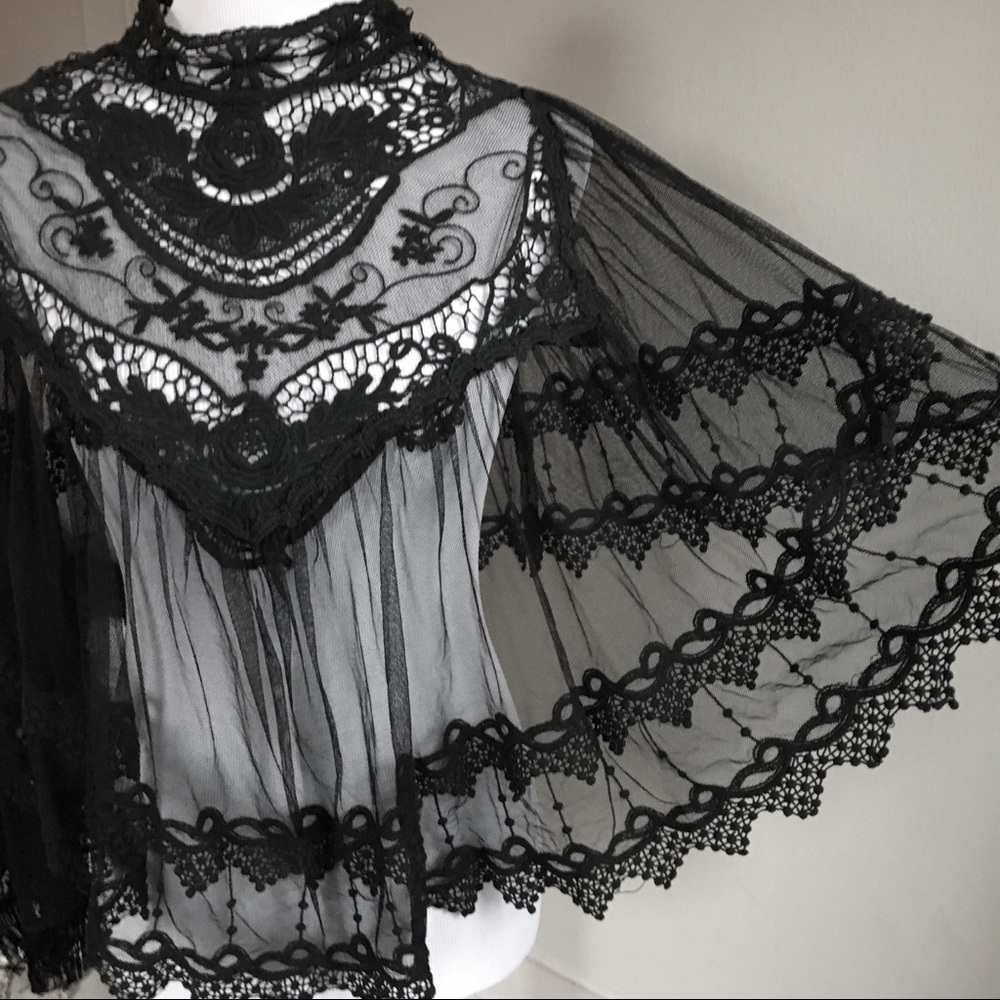 🆕 Like Free People Lace Embroidered Mesh Poncho